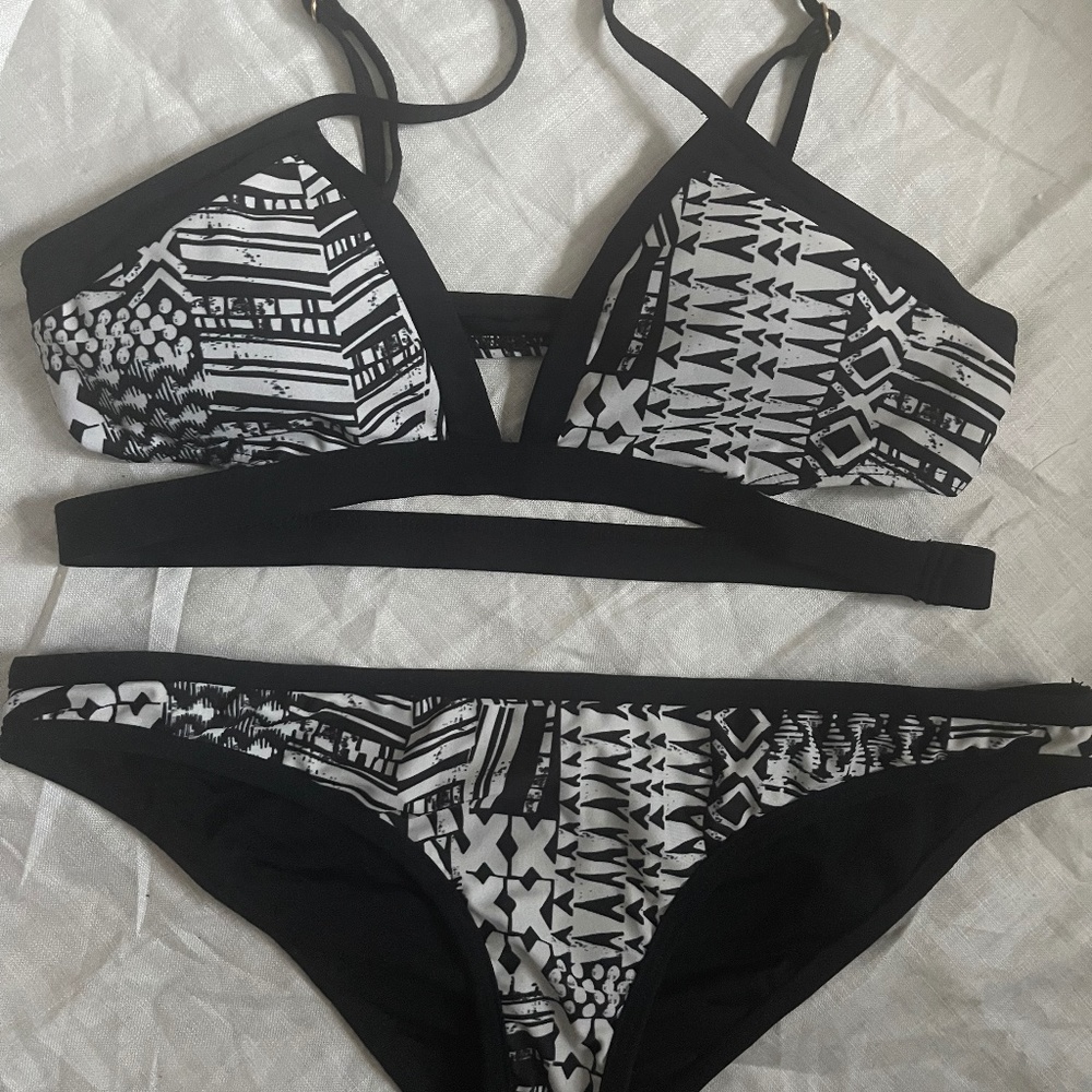 L*Space Black & White Graphic Print Two Piece